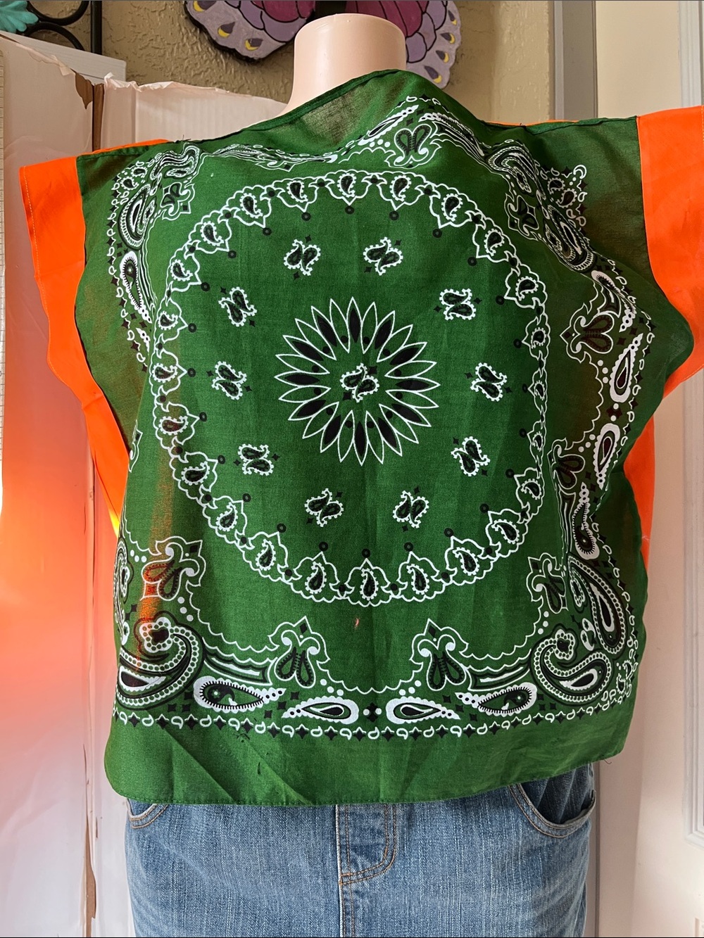 Green Paisley Bandana Top with Orange Sides. Graphic is “Made to Worship”. XXL.